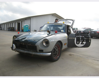 Illustration for article titled Guess The 24 Hours Of LeMons Lap Totals, Win Fabulous Prizes: Opel GT or MGB-GT?